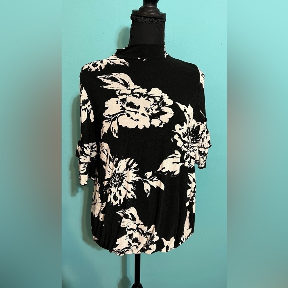 #71 Floral print top